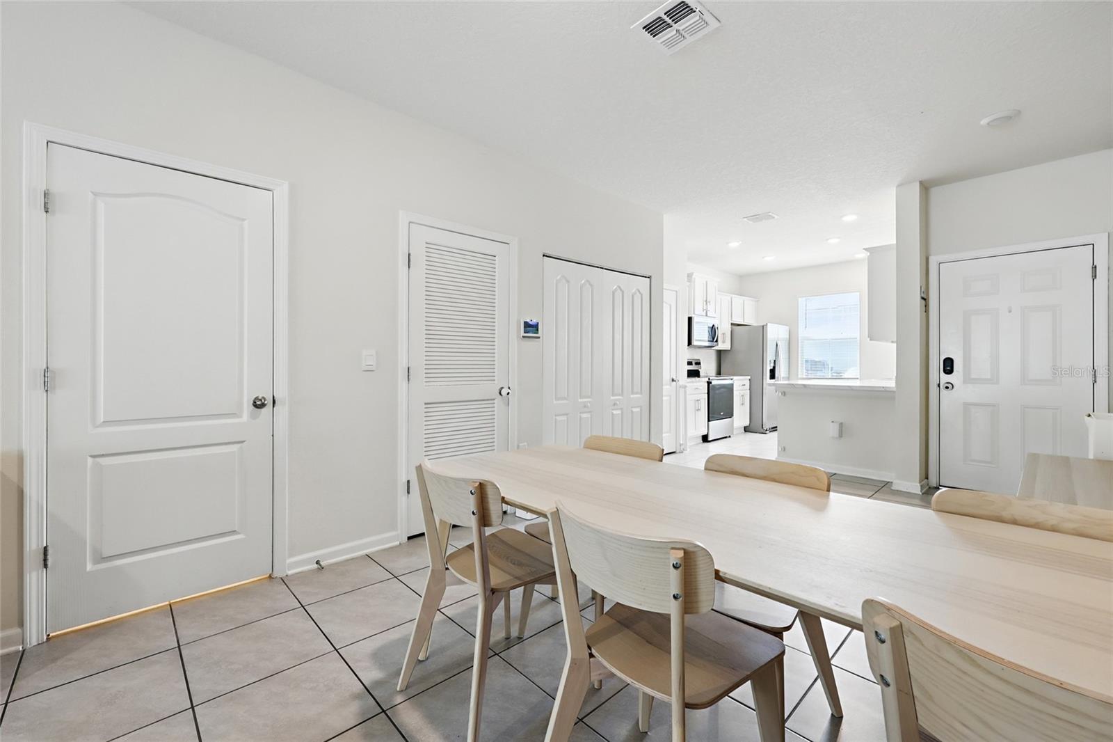 Image 11 of 58 For 417 Running Woods Street