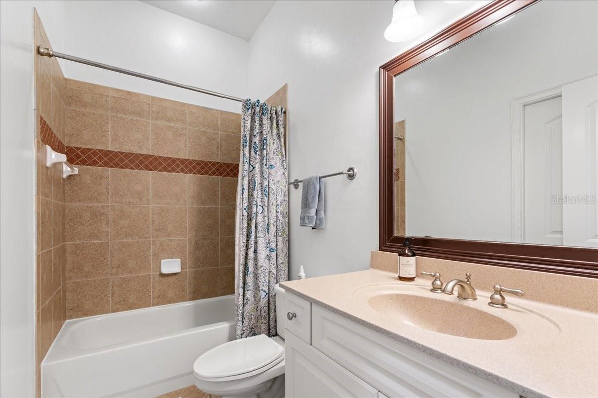 Image 24 of 38 For 5209 57th Terrace