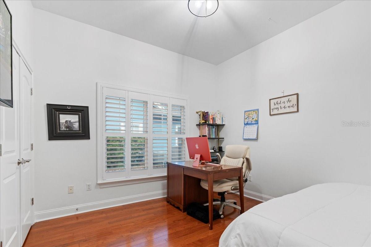 Image 26 of 38 For 5209 57th Terrace