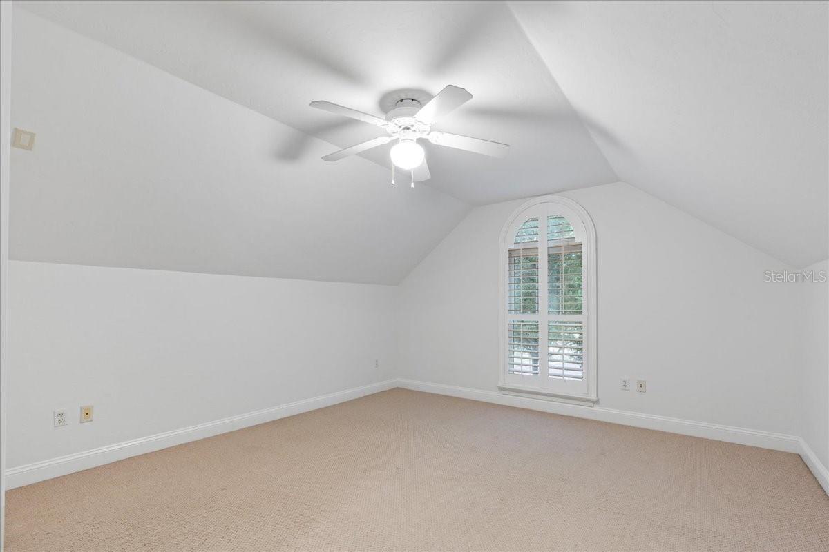 Image 29 of 38 For 5209 57th Terrace