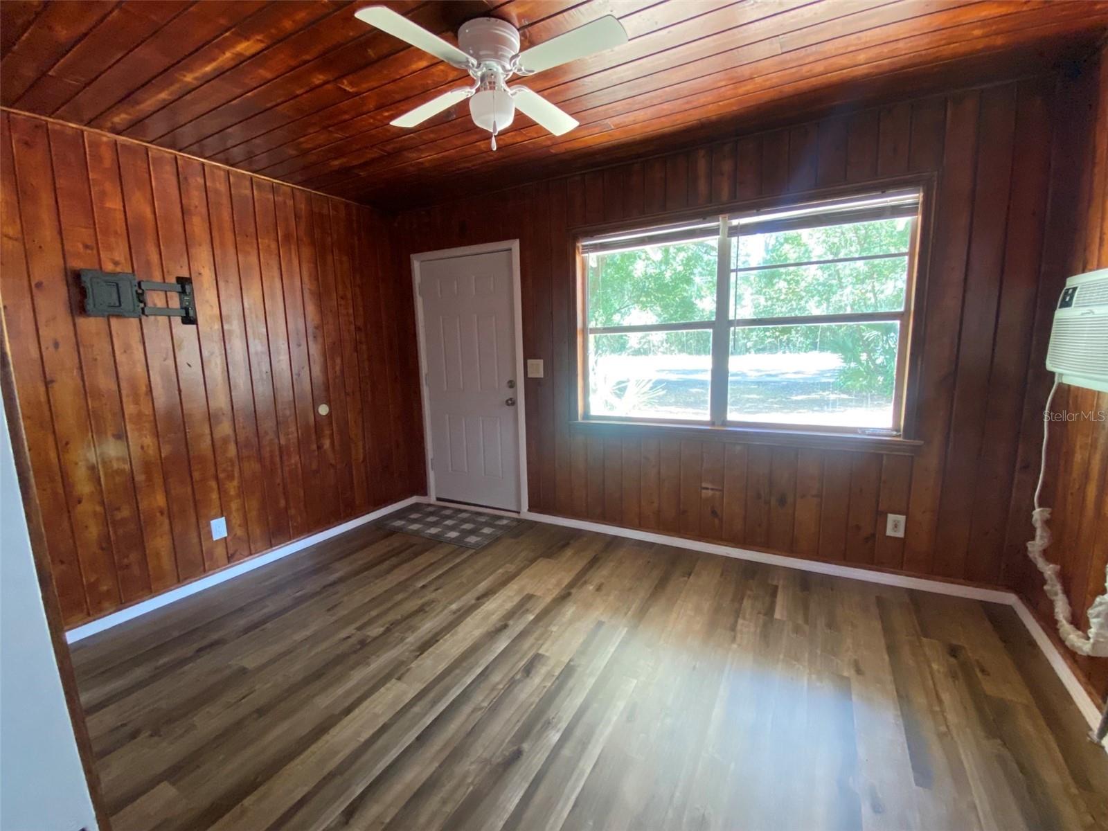 Image 4 of 18 For 2219 15th Street