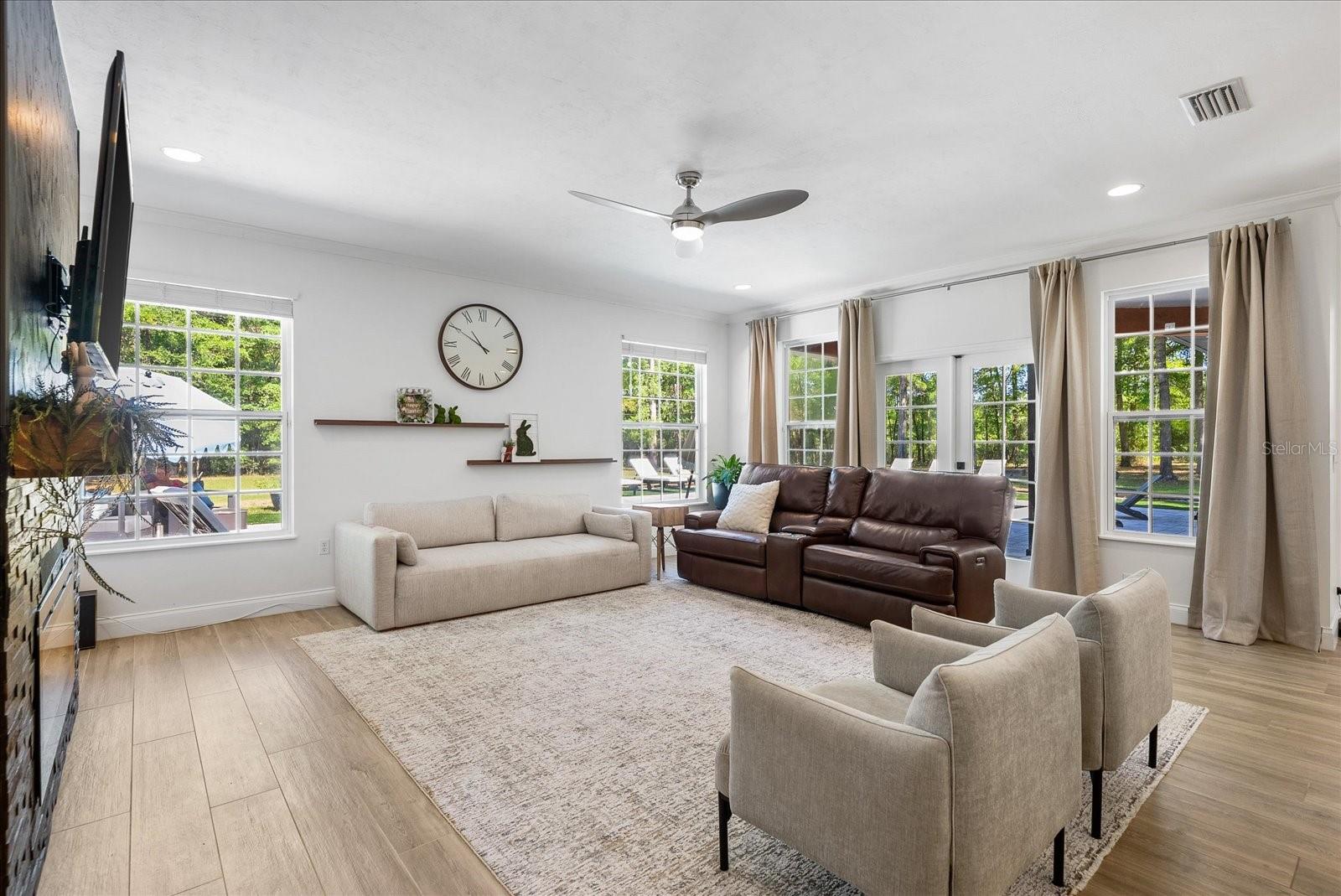 Image 18 of 75 For 23810 142nd Avenue