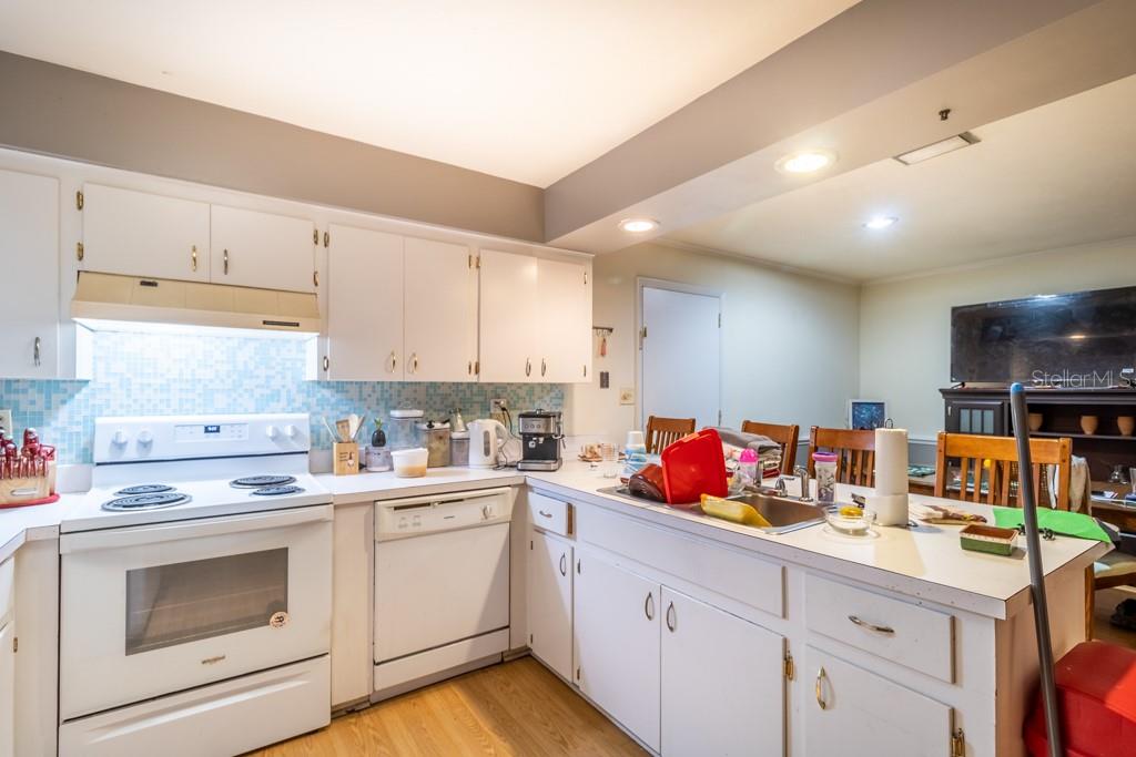 Image 7 of 21 For 126 40 Terrace
