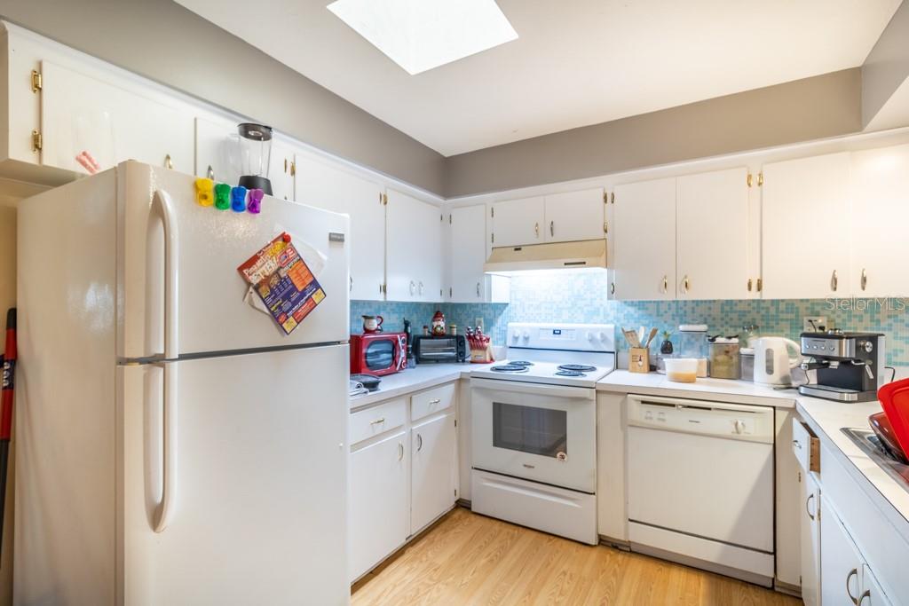 Image 8 of 21 For 126 40 Terrace