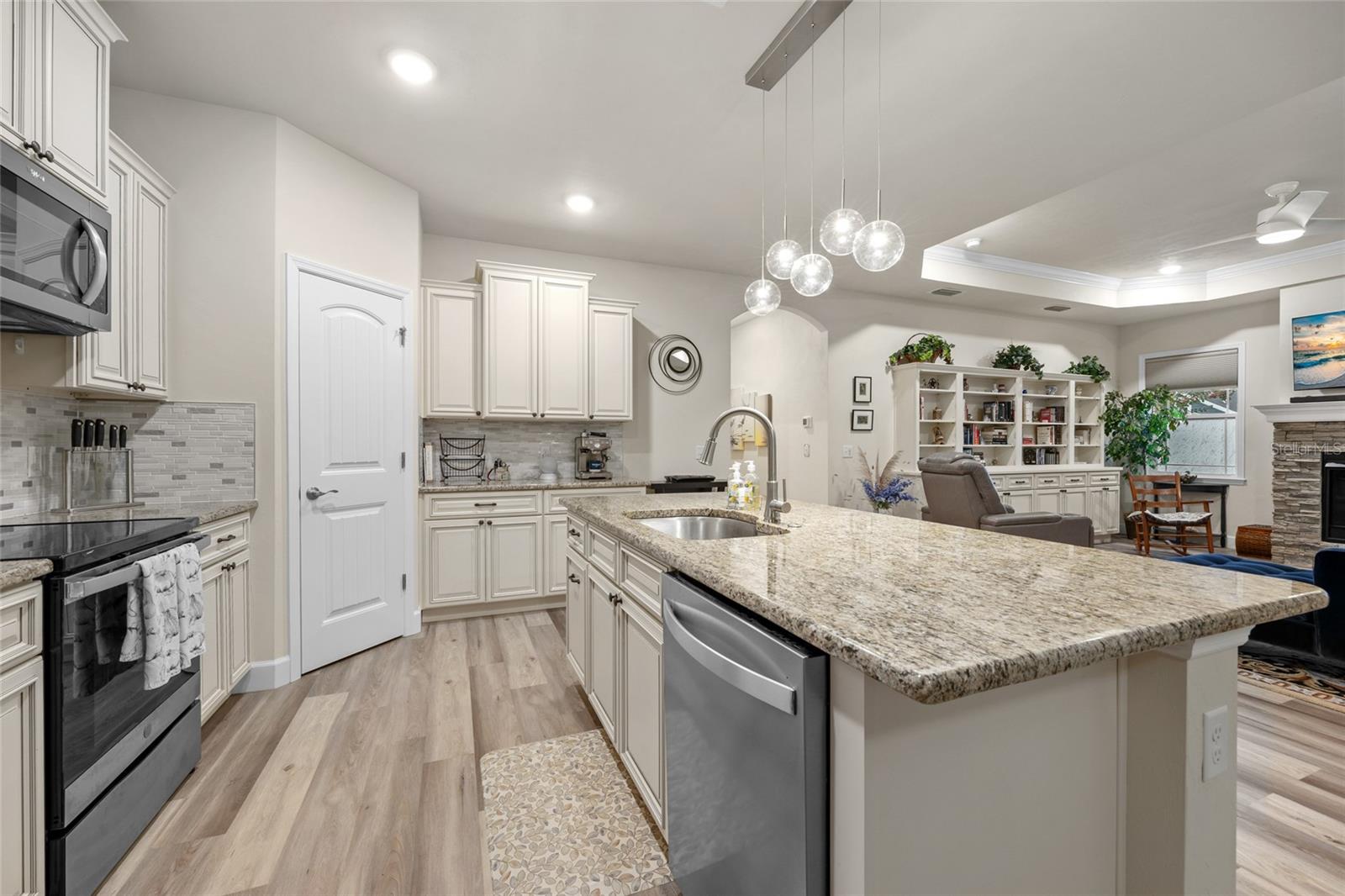 Image 12 of 29 For 6361 47th Terrace