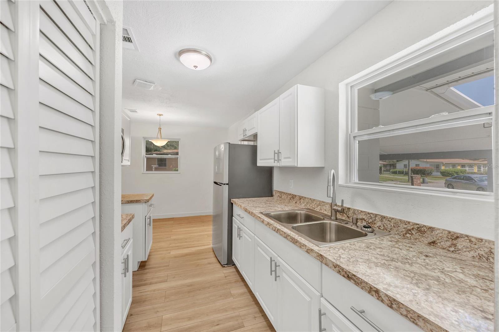 Image 12 of 30 For 5736 Kinlock Court