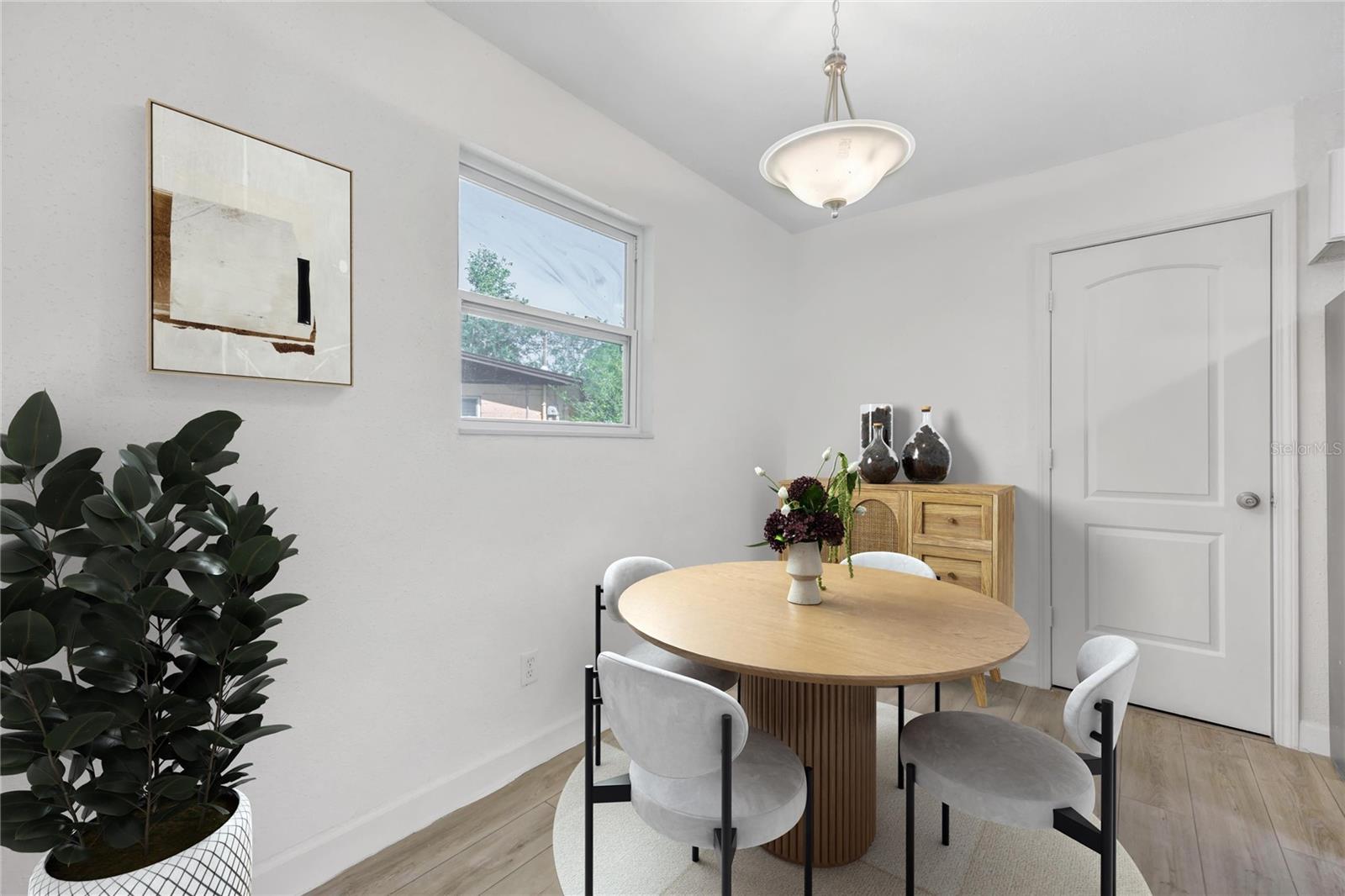 Image 7 of 30 For 5736 Kinlock Court