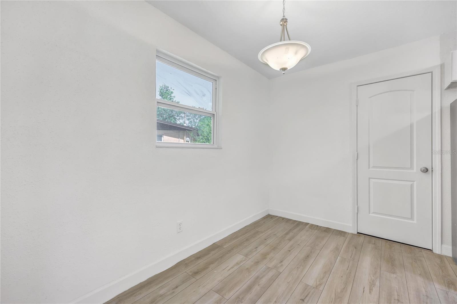 Image 8 of 30 For 5736 Kinlock Court