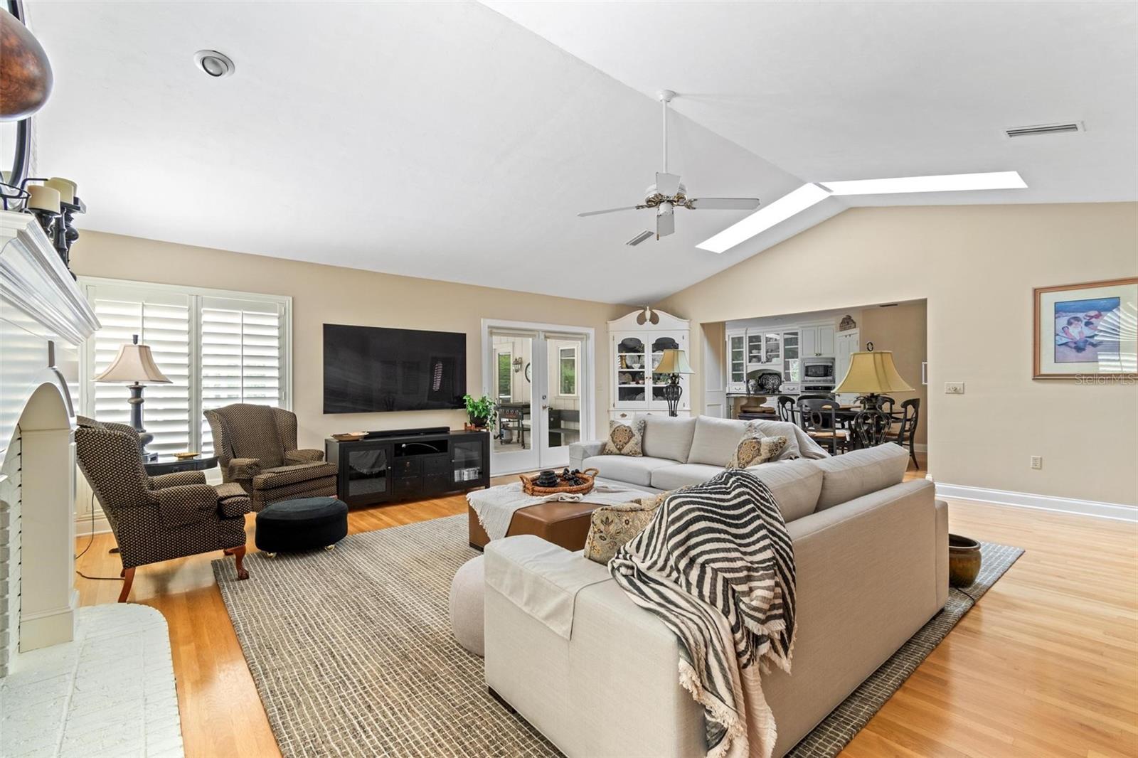 Image 17 of 39 For 4414 75th Street
