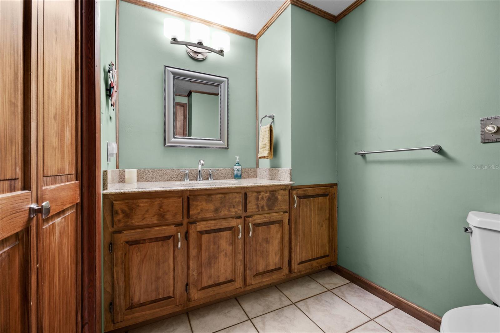 Image 28 of 60 For 2714 Santa Fe Drive