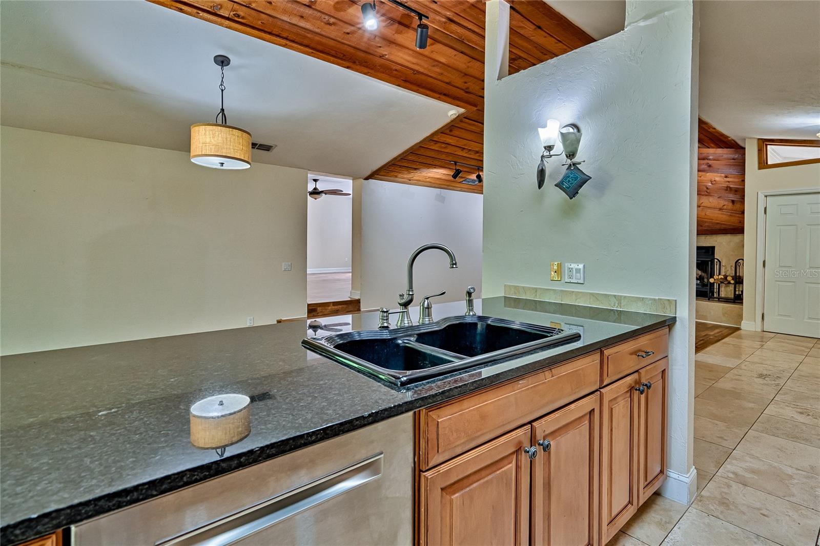 Image 13 of 66 For 102 28th Terrace