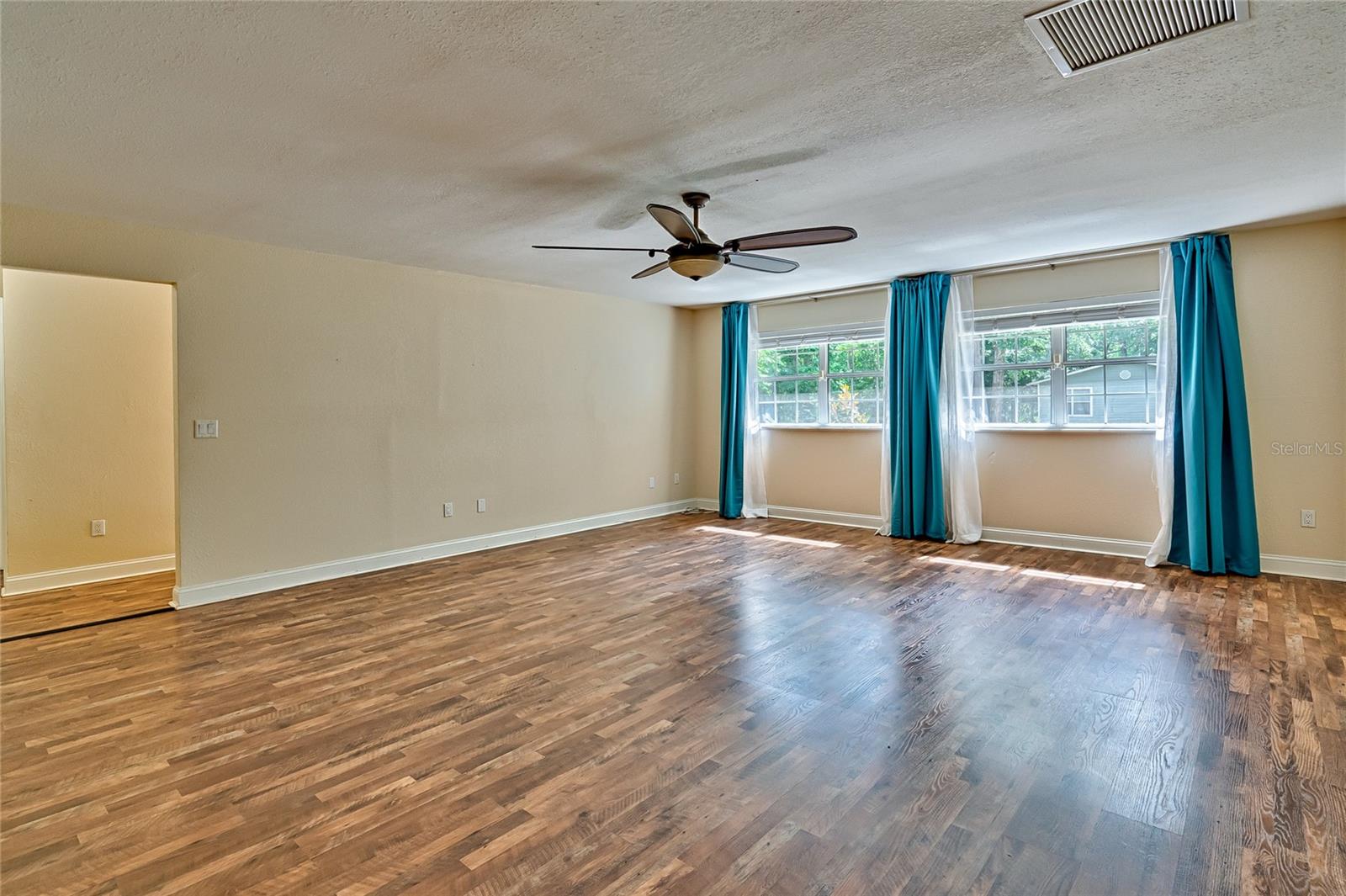 Image 16 of 66 For 102 28th Terrace