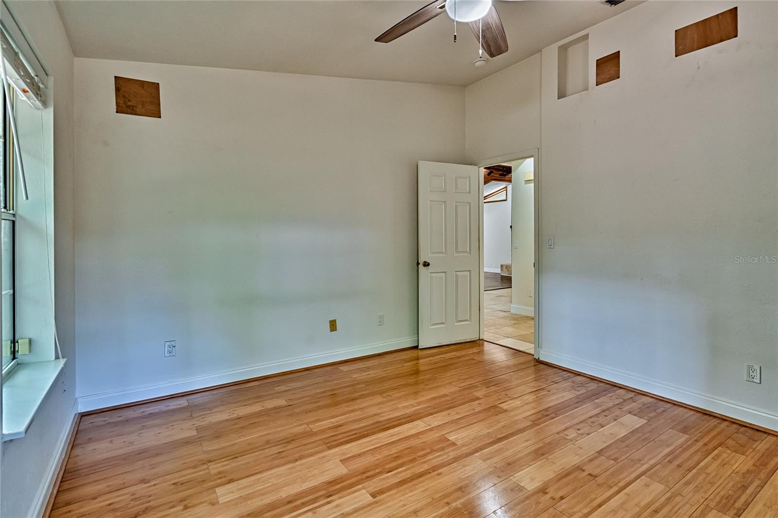 Image 34 of 66 For 102 28th Terrace