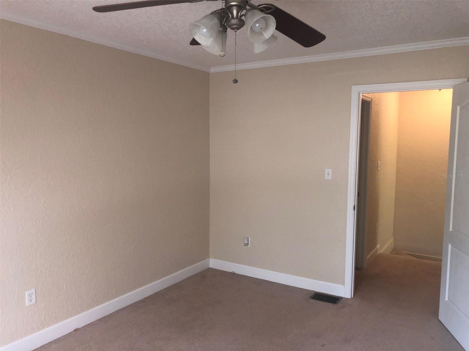 Image 11 of 19 For 609 10th Lane 1