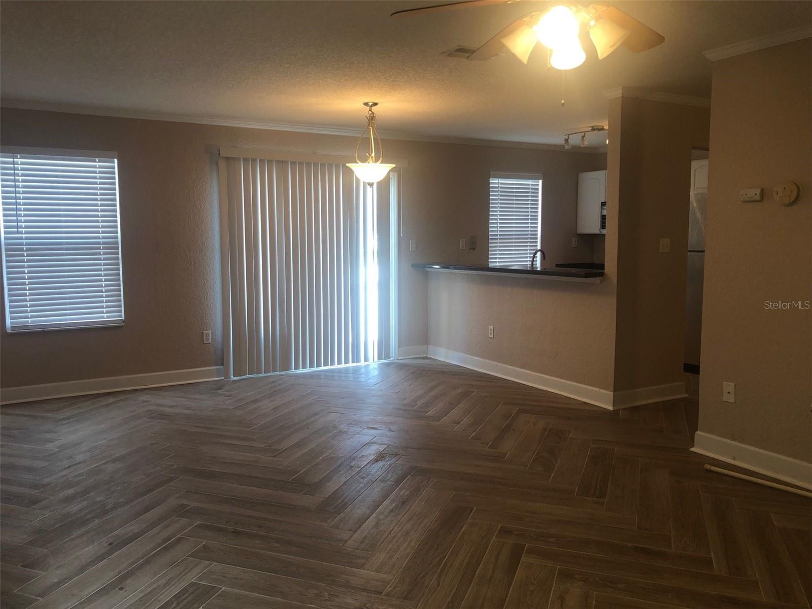 Image 5 of 19 For 609 10th Lane 1