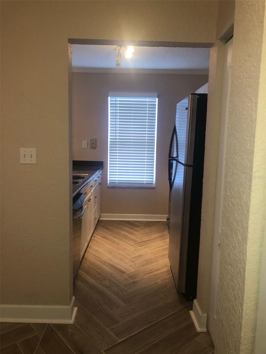 Image 8 of 19 For 609 10th Lane 1