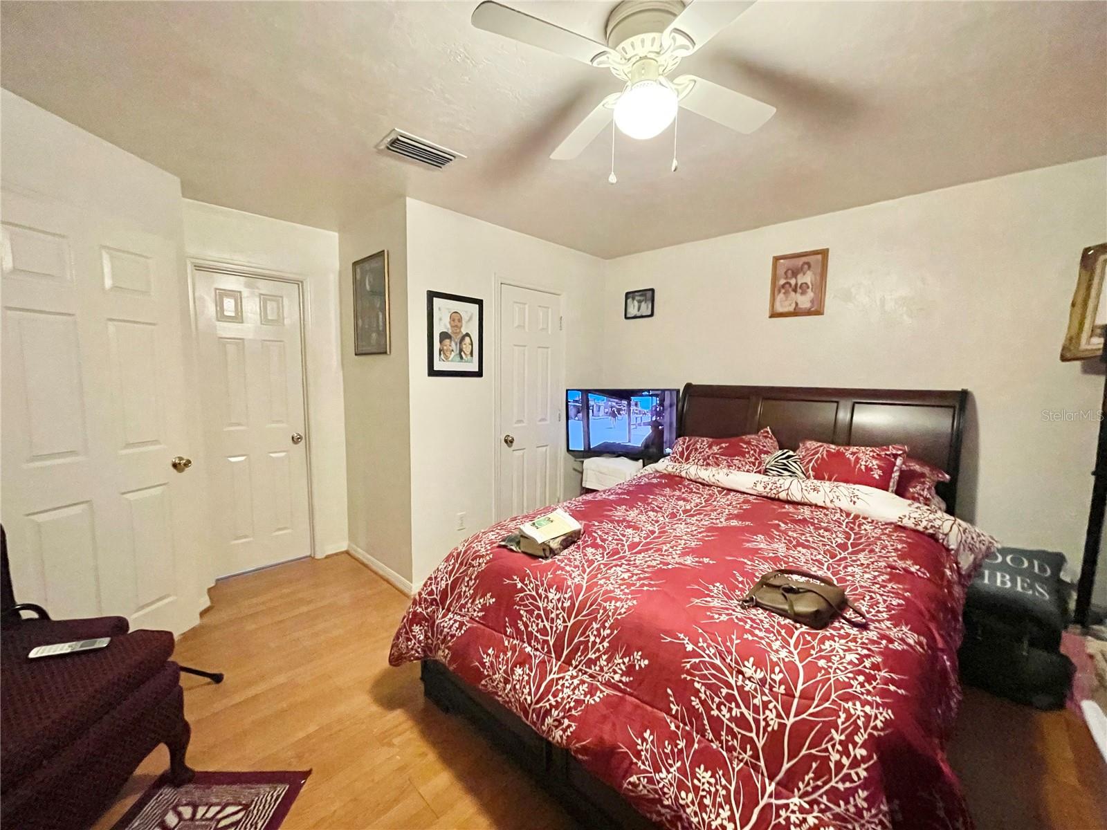 Image 13 of 27 For 2527 37th Place