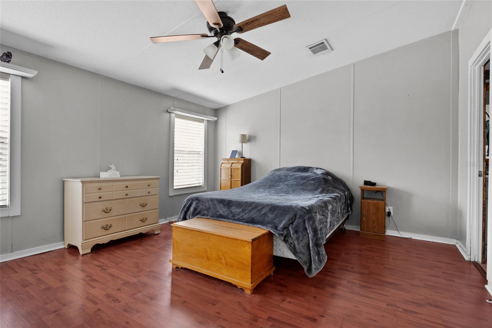 Image 16 of 39 For 25426 Cr 239