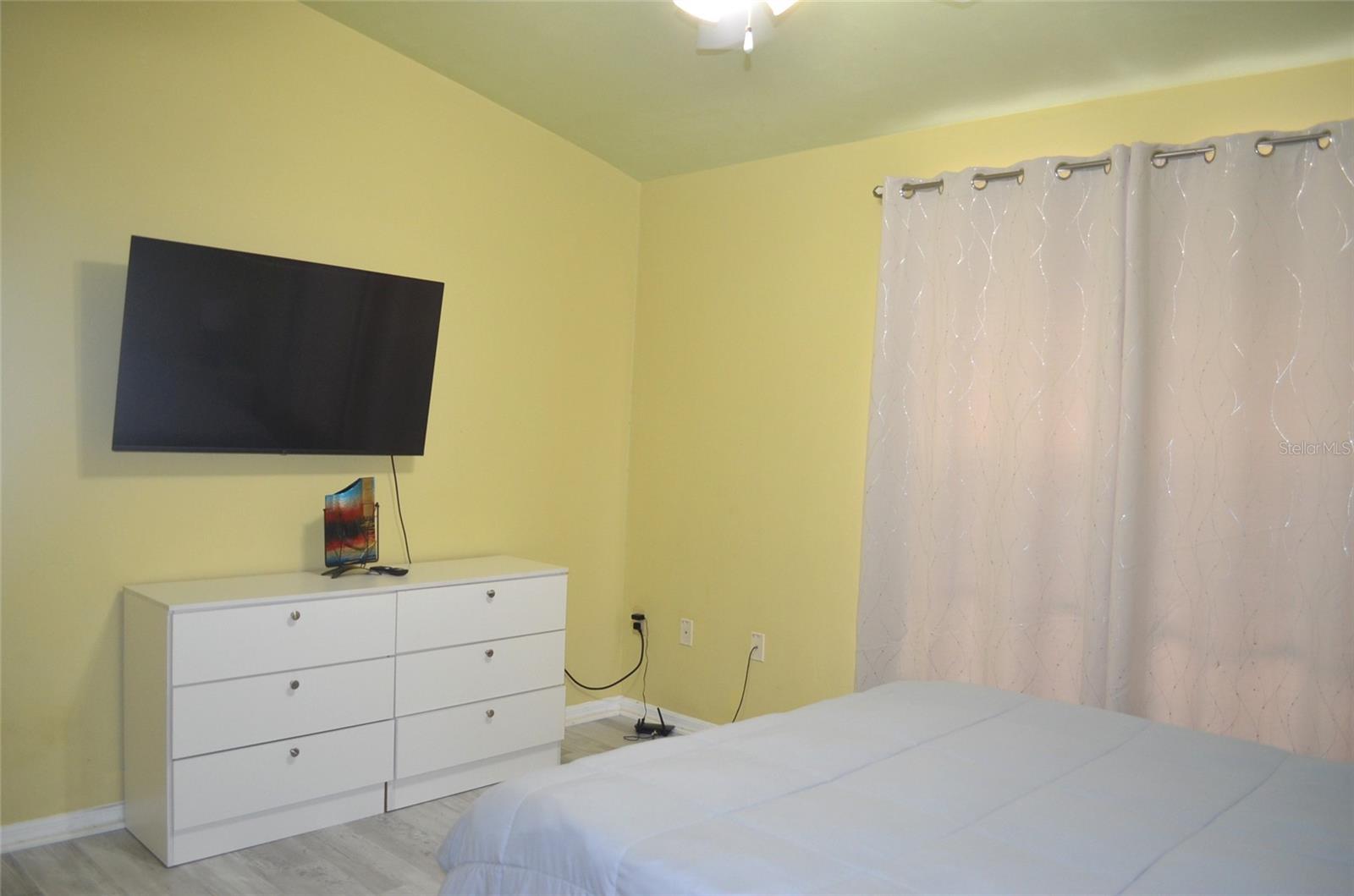Image 13 of 22 For 3870 20th Avenue 1607