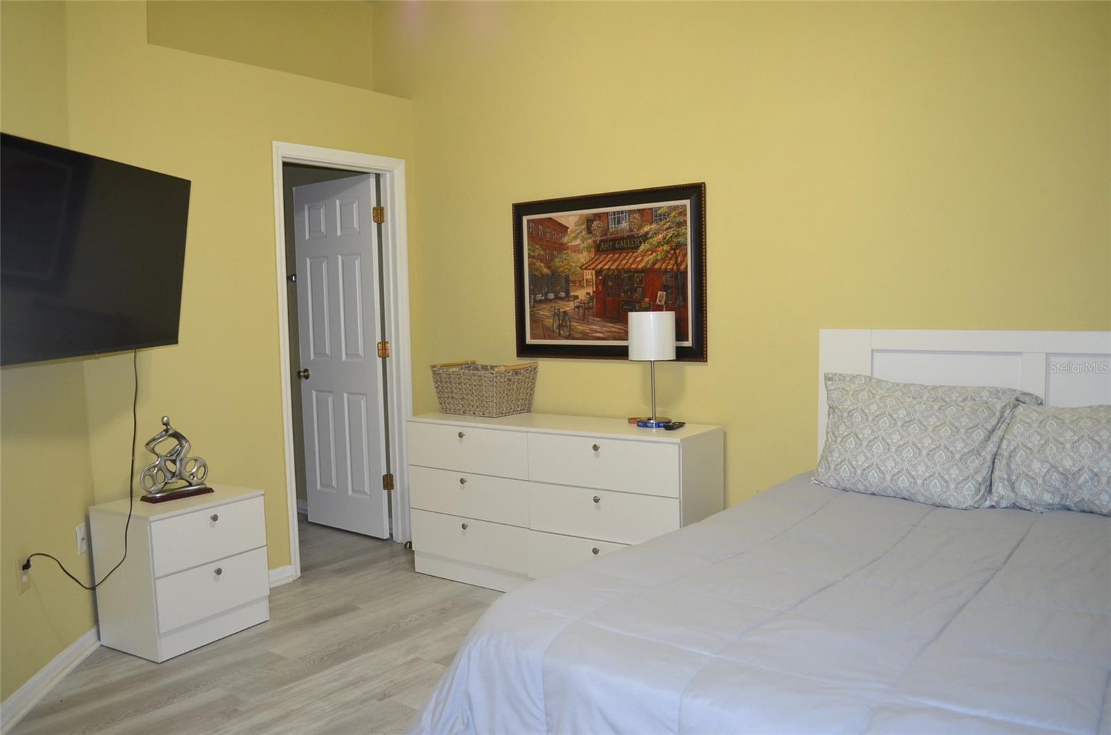 Image 9 of 22 For 3870 20th Avenue 1607