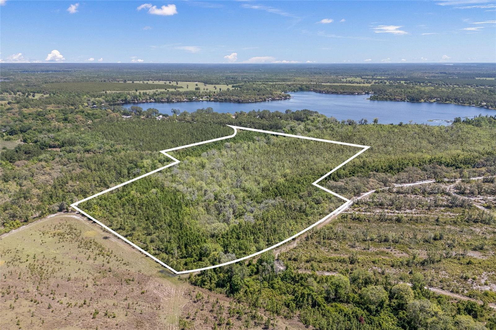 Image 3 of 12 For Star Lake Court