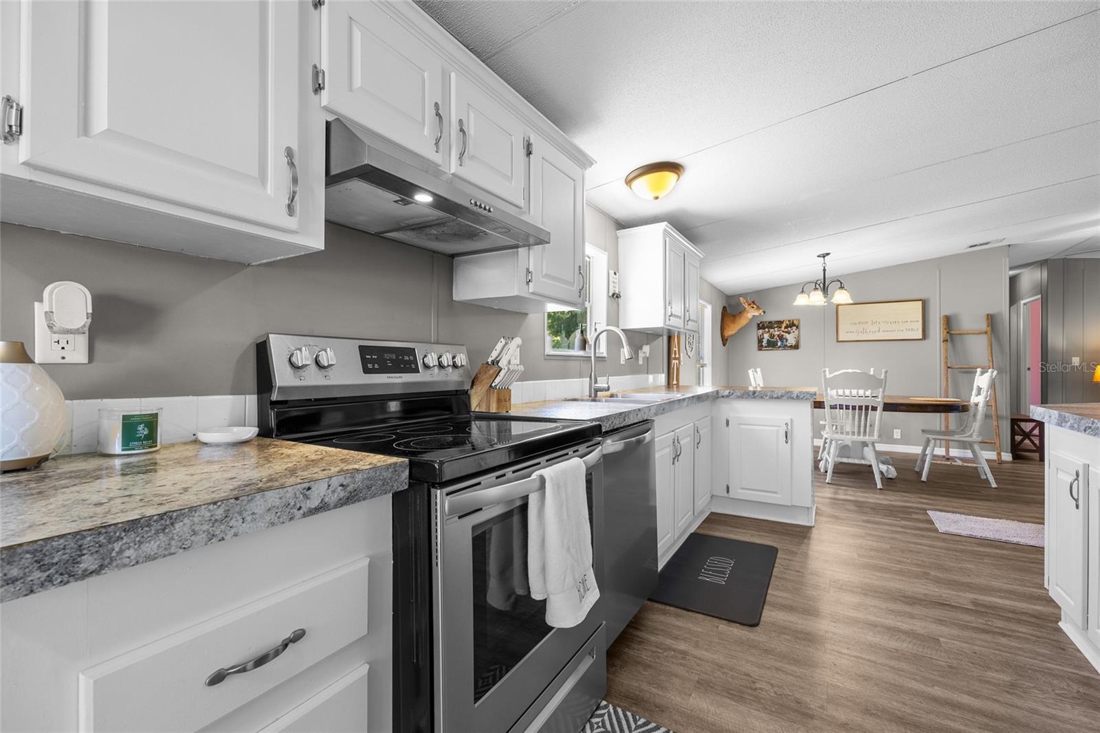 Image 12 of 40 For 25306 142nd Avenue