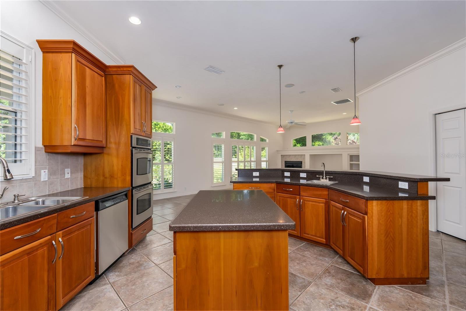 Image 15 of 39 For 10282 25th Place