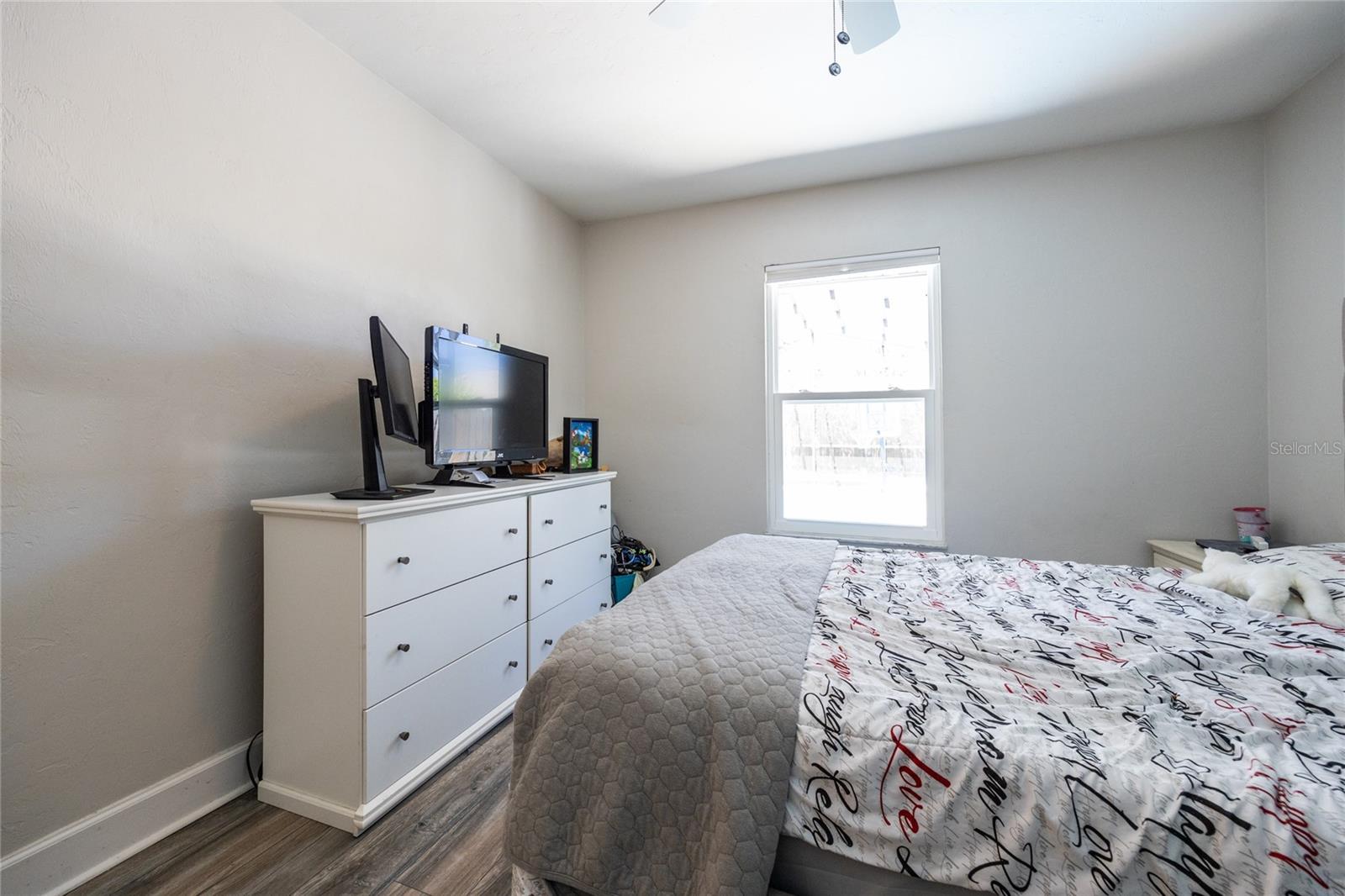 Image 33 of 51 For 945 82nd Terrace