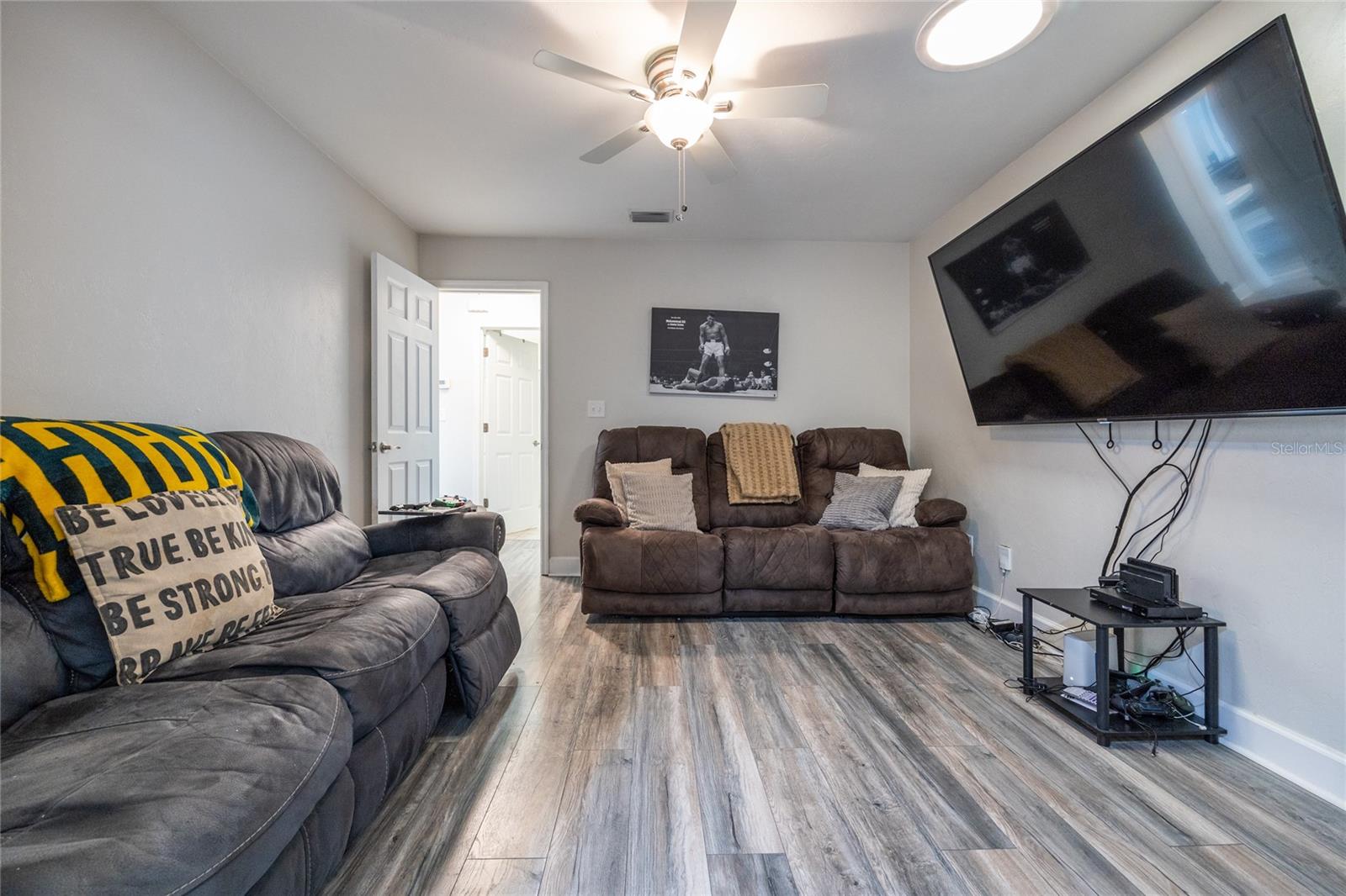 Image 36 of 51 For 945 82nd Terrace