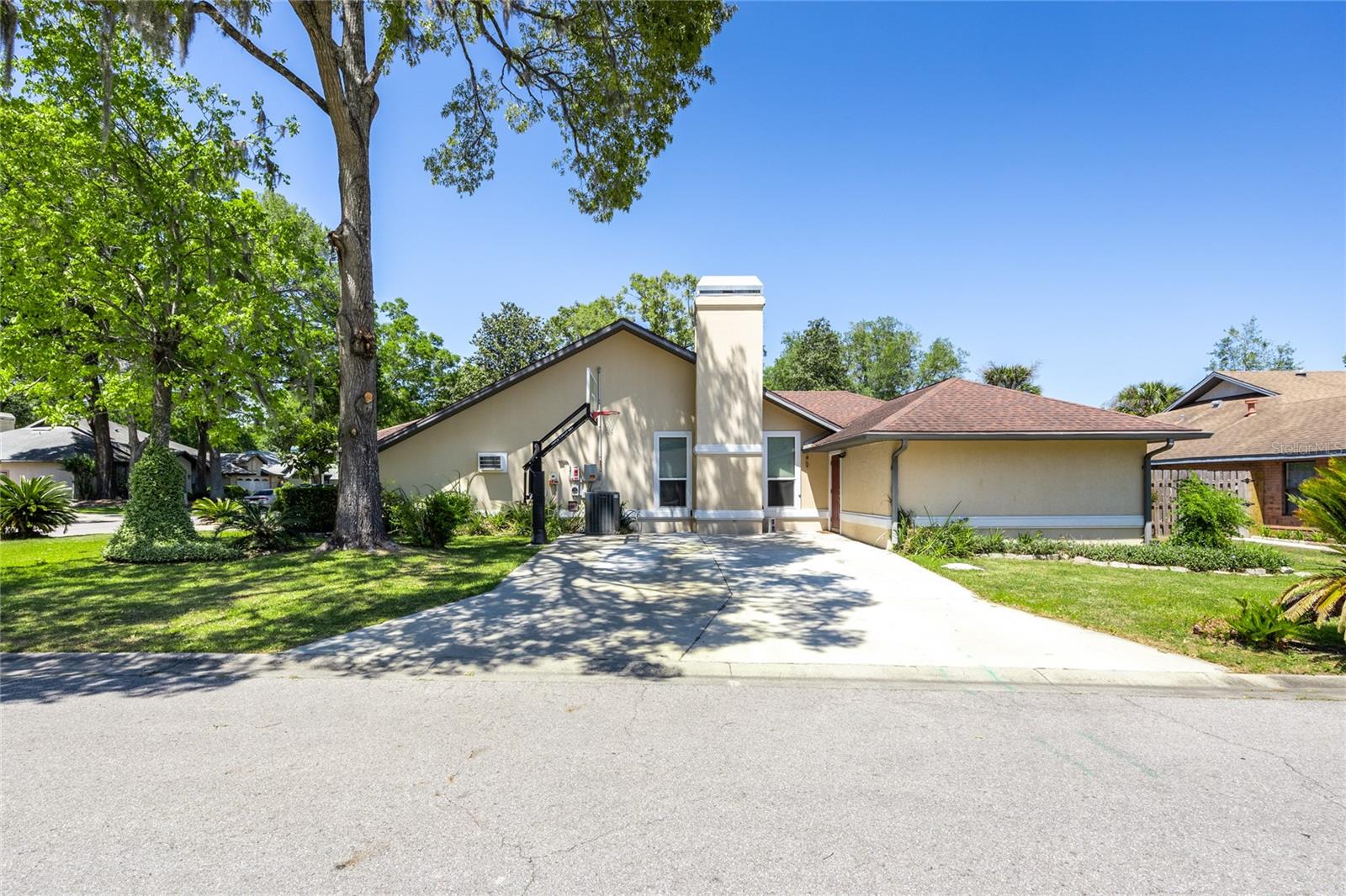 Image 6 of 51 For 945 82nd Terrace