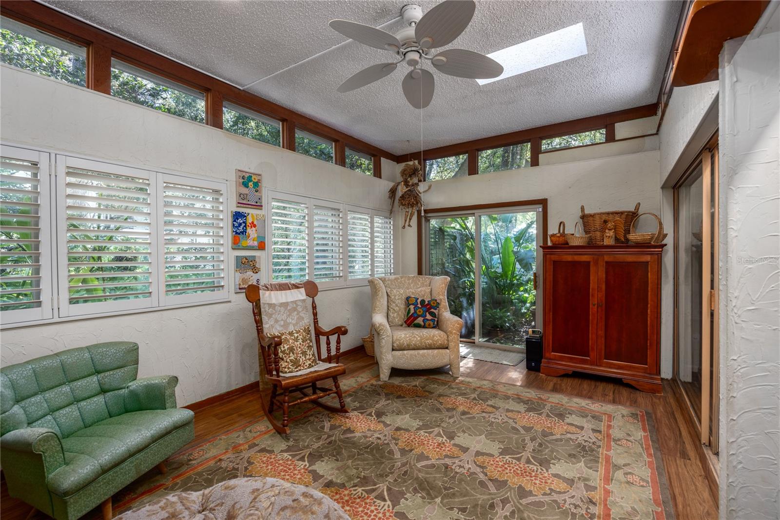 Image 21 of 72 For 2074 11th Road