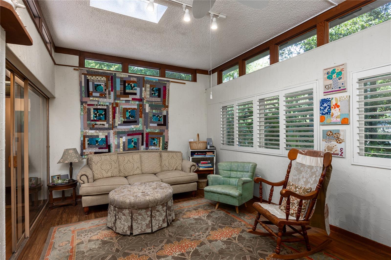 Image 22 of 72 For 2074 11th Road
