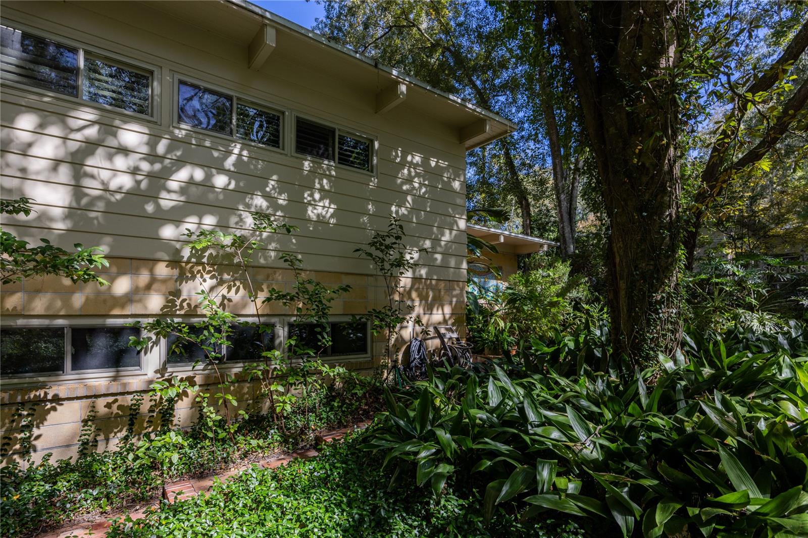 Image 57 of 72 For 2074 11th Road