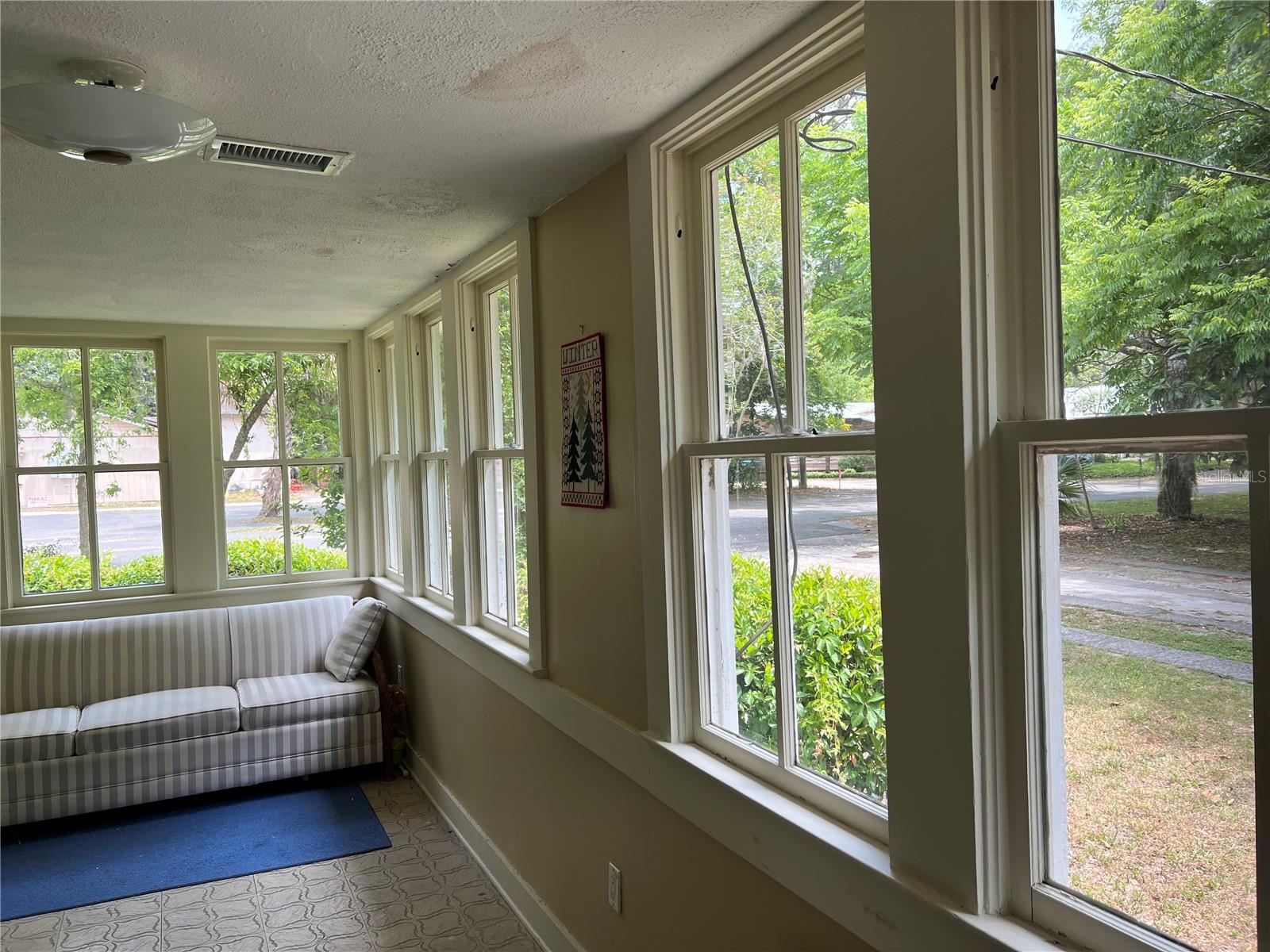 Image 11 of 14 For 25527 Newberry Road