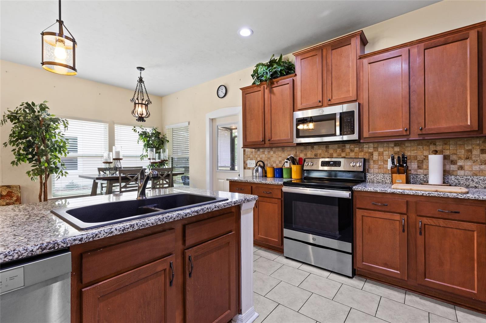 Image 17 of 23 For 6546 109th Place