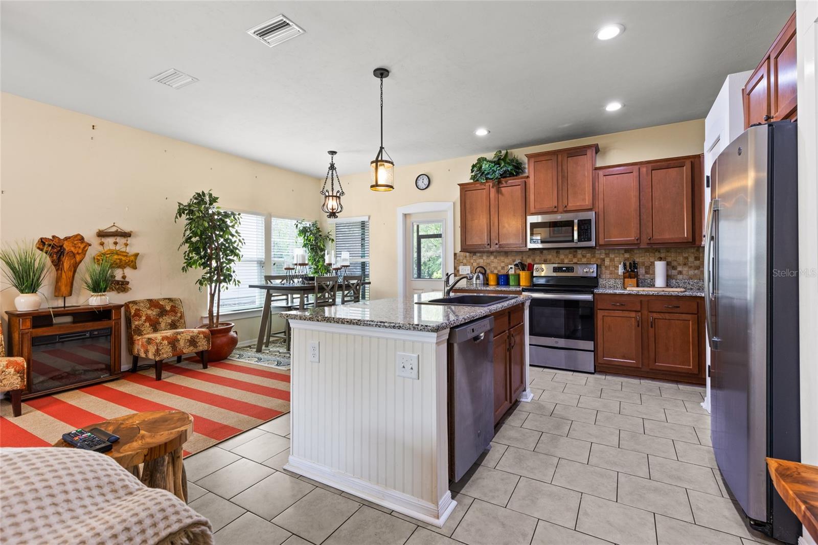 Image 18 of 23 For 6546 109th Place
