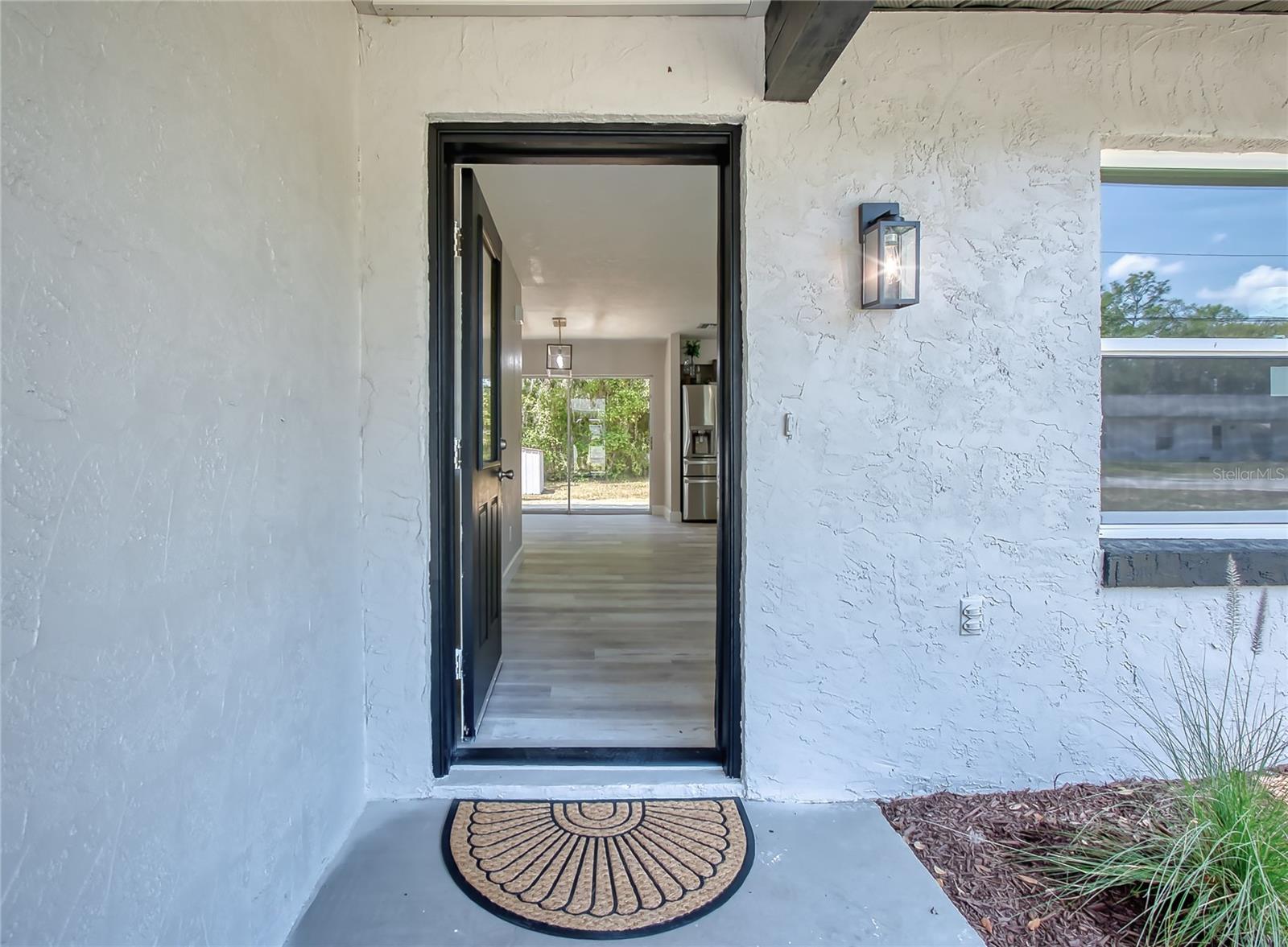 Listing photo id 8 for 1115 Russell Avenue