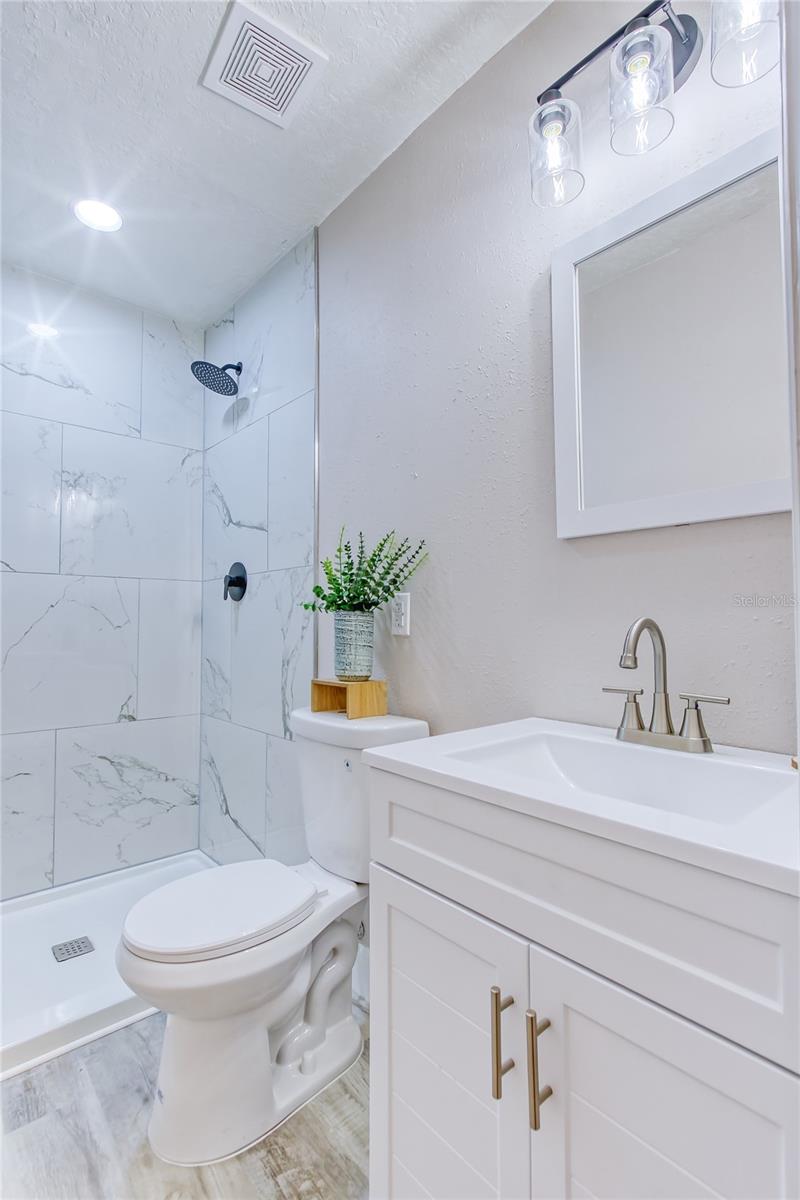 Listing photo id 35 for 1115 Russell Avenue