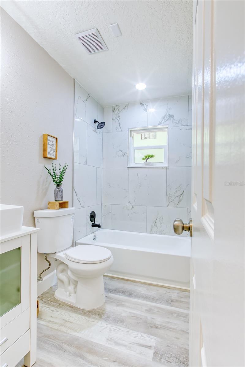 Listing photo id 44 for 1115 Russell Avenue