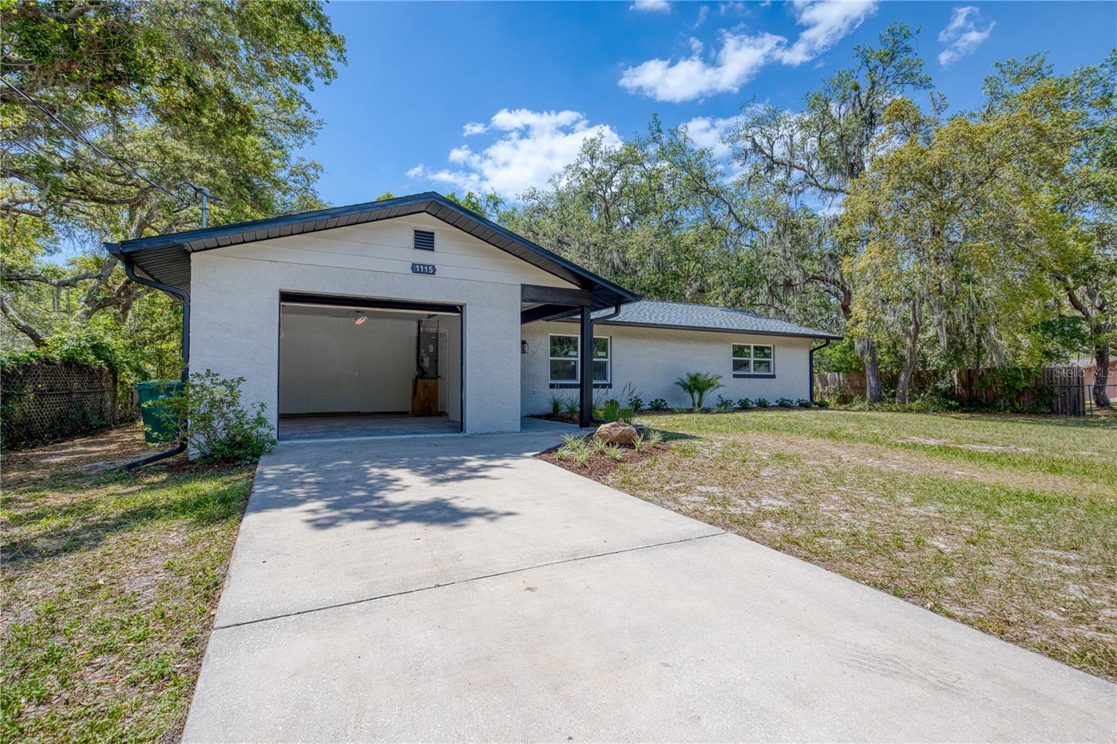 Listing photo id 51 for 1115 Russell Avenue