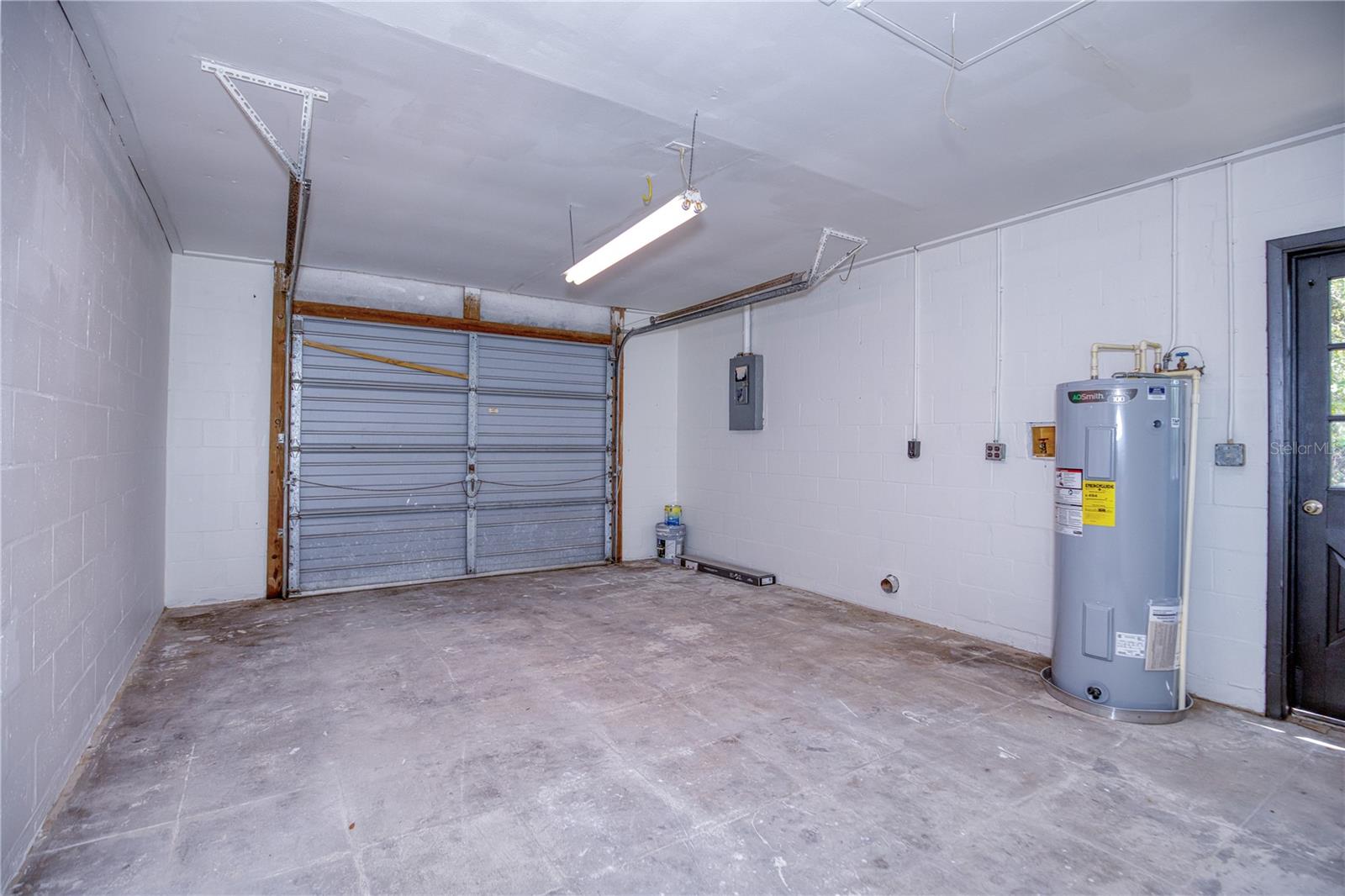Listing photo id 53 for 1115 Russell Avenue