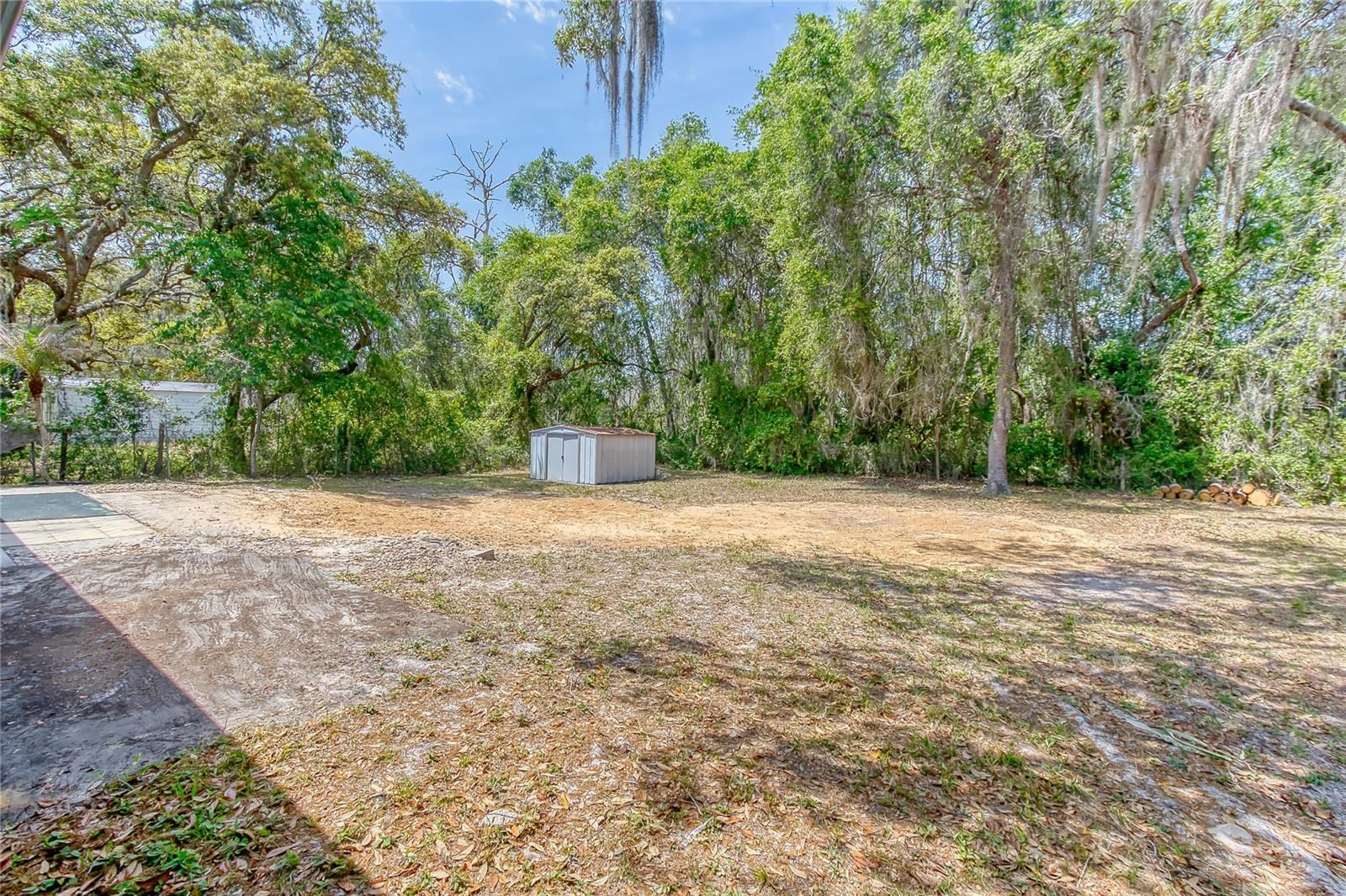 Listing photo id 57 for 1115 Russell Avenue