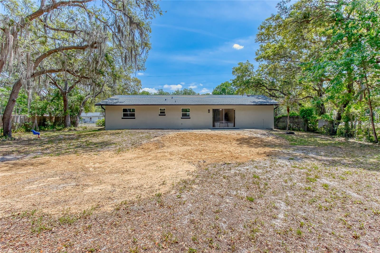 Listing photo id 61 for 1115 Russell Avenue