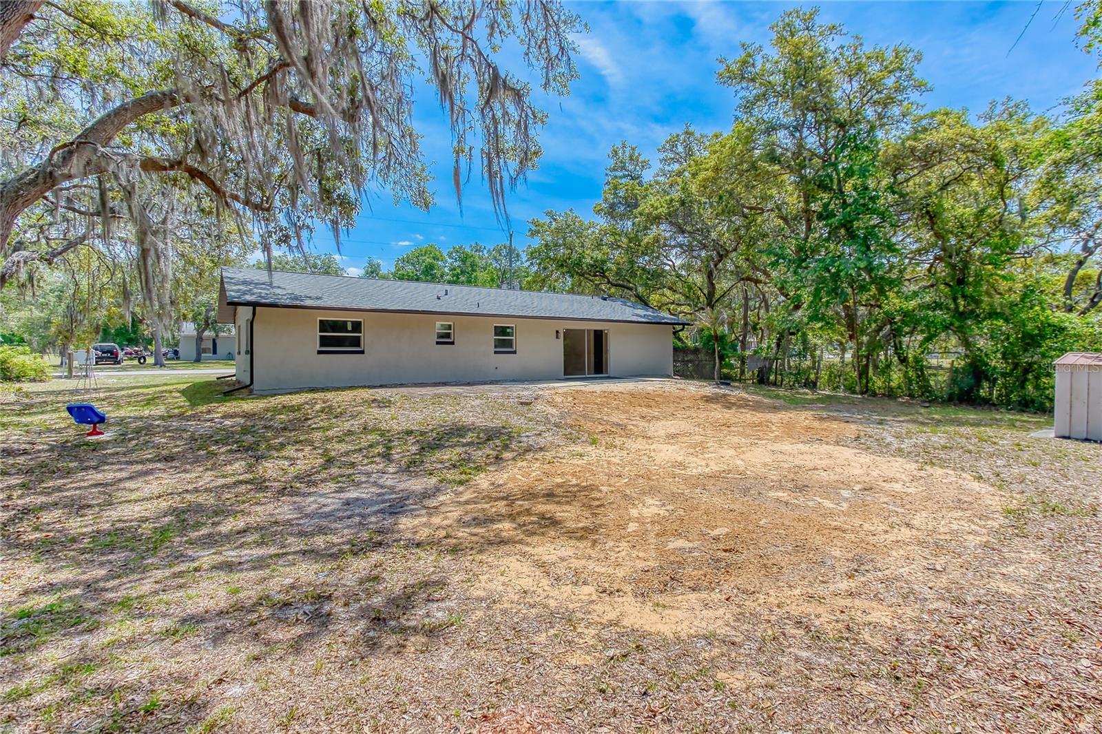 Listing photo id 62 for 1115 Russell Avenue