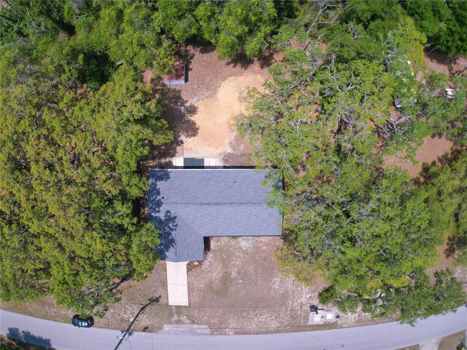 Listing photo id 65 for 1115 Russell Avenue