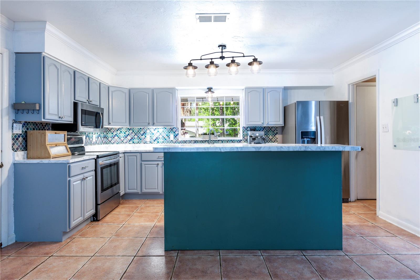 Image 11 of 30 For 2423 67th Terrace