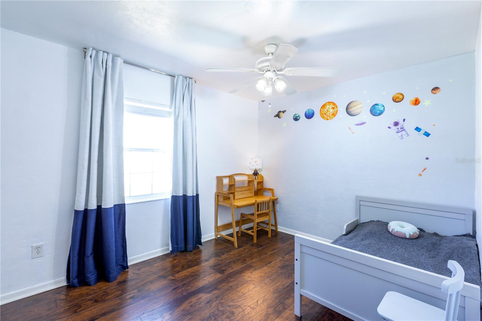 Image 18 of 30 For 2423 67th Terrace