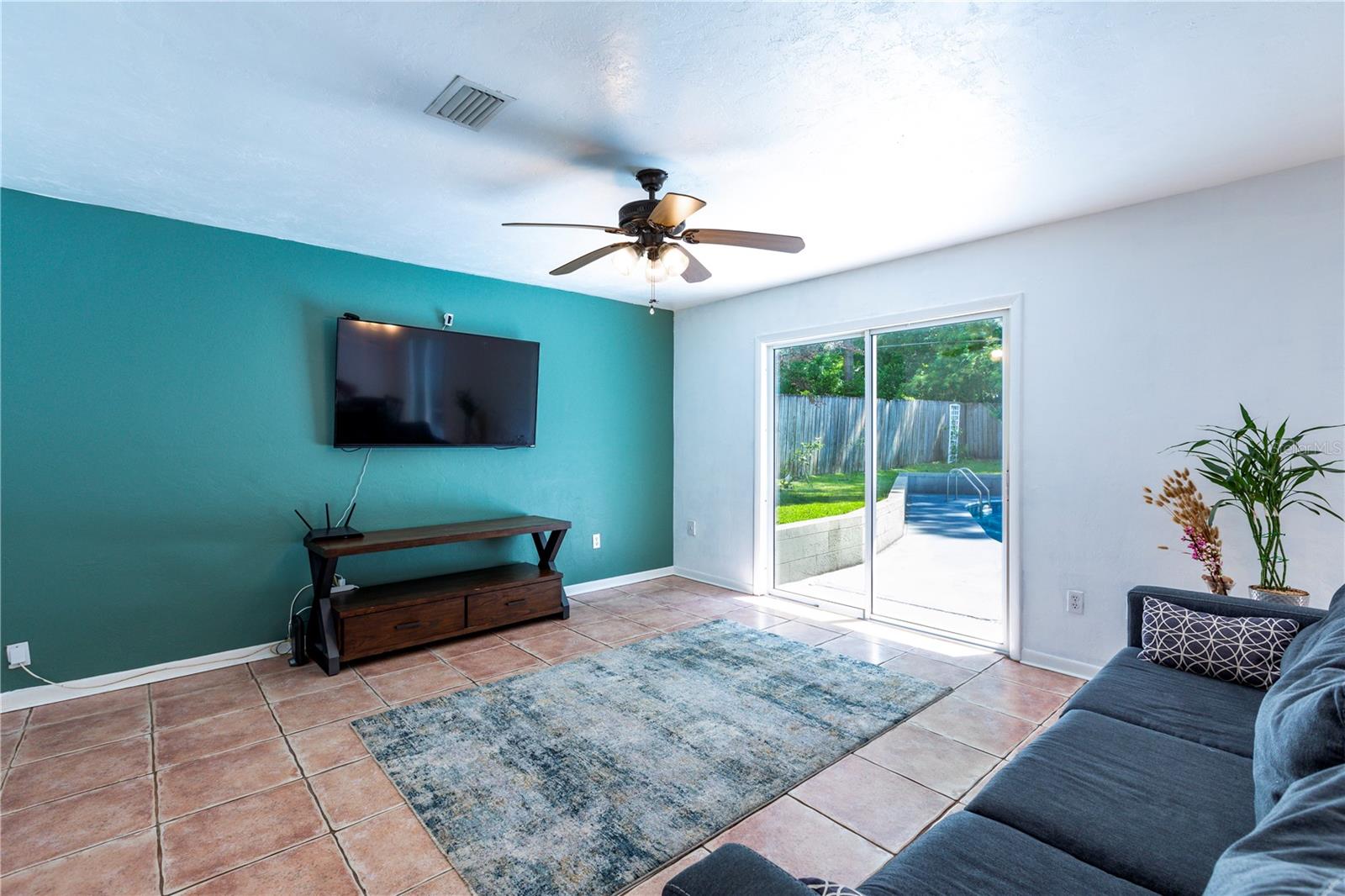Image 6 of 30 For 2423 67th Terrace