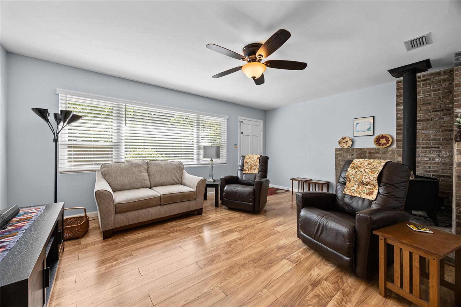Image 5 of 27 For 1906 38th Drive