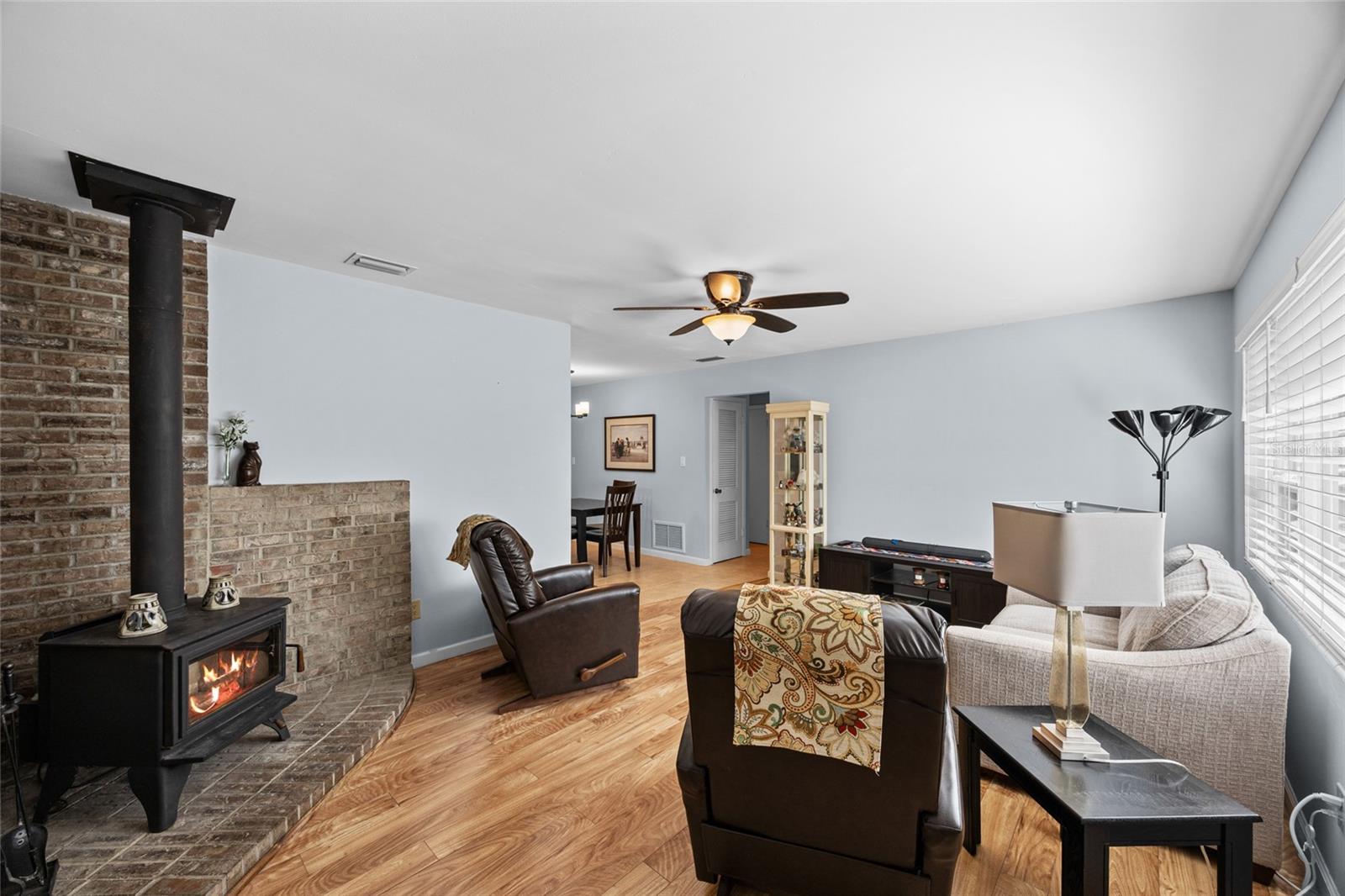 Image 6 of 27 For 1906 38th Drive
